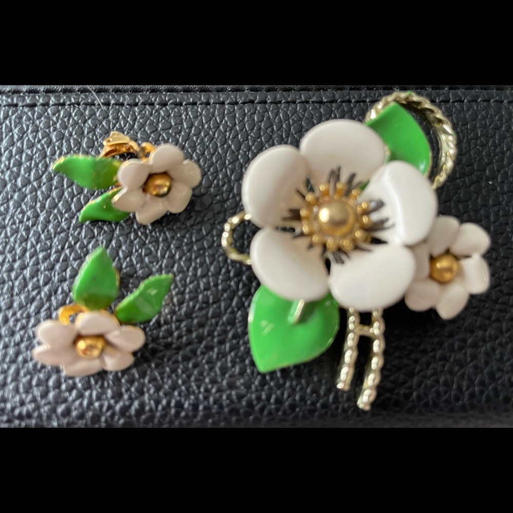 Vintage brooch and earrings